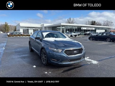 Used 2018 Ford Taurus SHO image 1