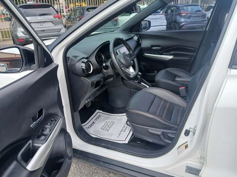 Used 2020 Nissan Kicks SR w/ SR Premium Package FWD image 9