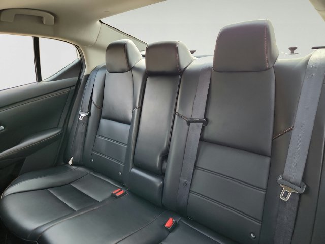 Used 2022 Nissan Sentra SR w/ SR Premium Package FWD image 21