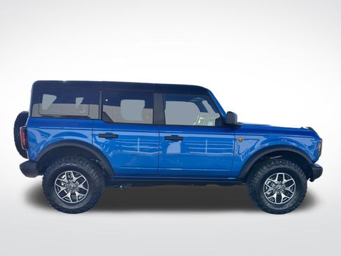 Certified 2025 Ford Bronco Badlands image 9