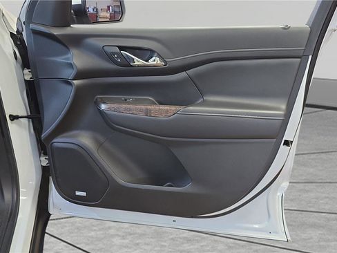 Used 2020 GMC Acadia Denali w/ Trailering Package image 29