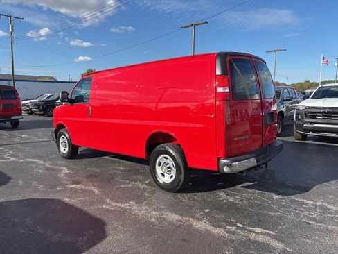 New 2025 Chevrolet Express 2500 w/ Driver Convenience Package image 8