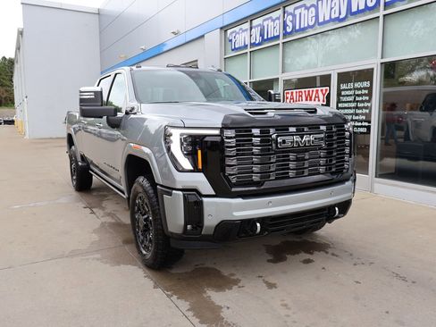 New 2026 GMC Sierra 3500 Denali Ultimate w/ LPO, Black Badging Package AWD/4WD image 2