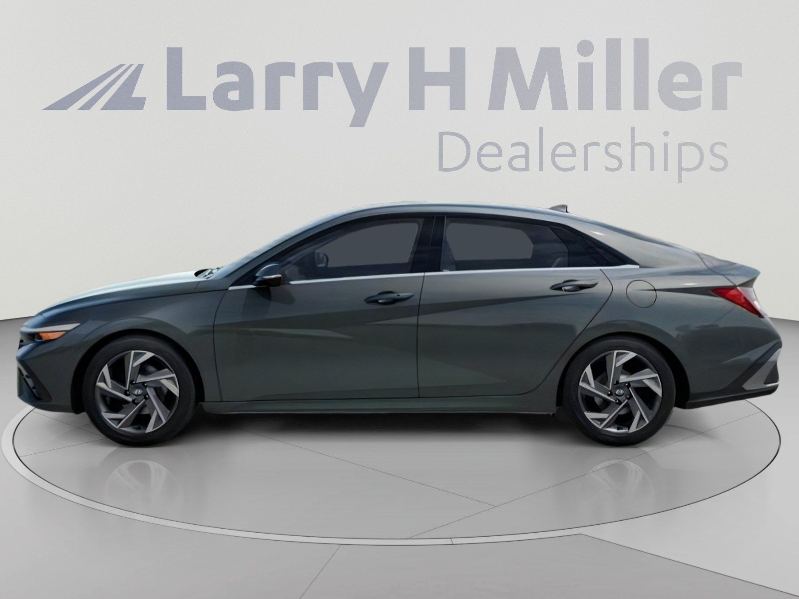 New 2026 Hyundai Elantra Limited FWD image 3