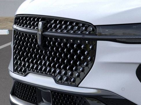 New 2026 Lincoln Nautilus Premier image 17