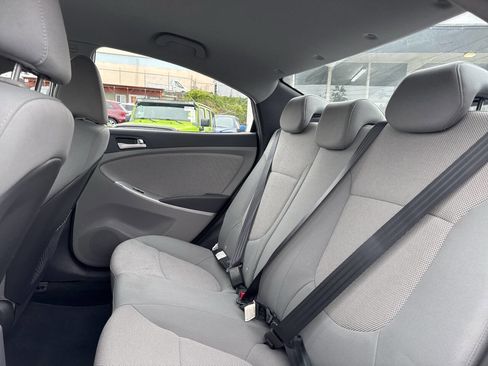 Used 2013 Hyundai Accent GLS image 23