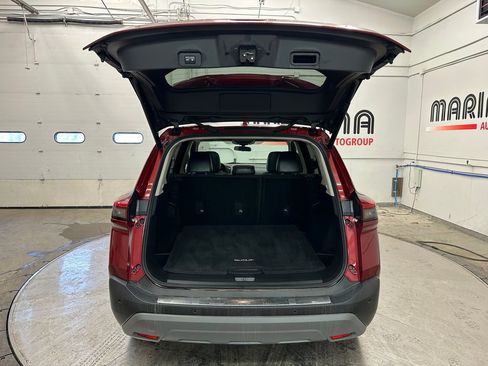 Used 2021 Nissan Rogue SV w/ Premium Package image 16