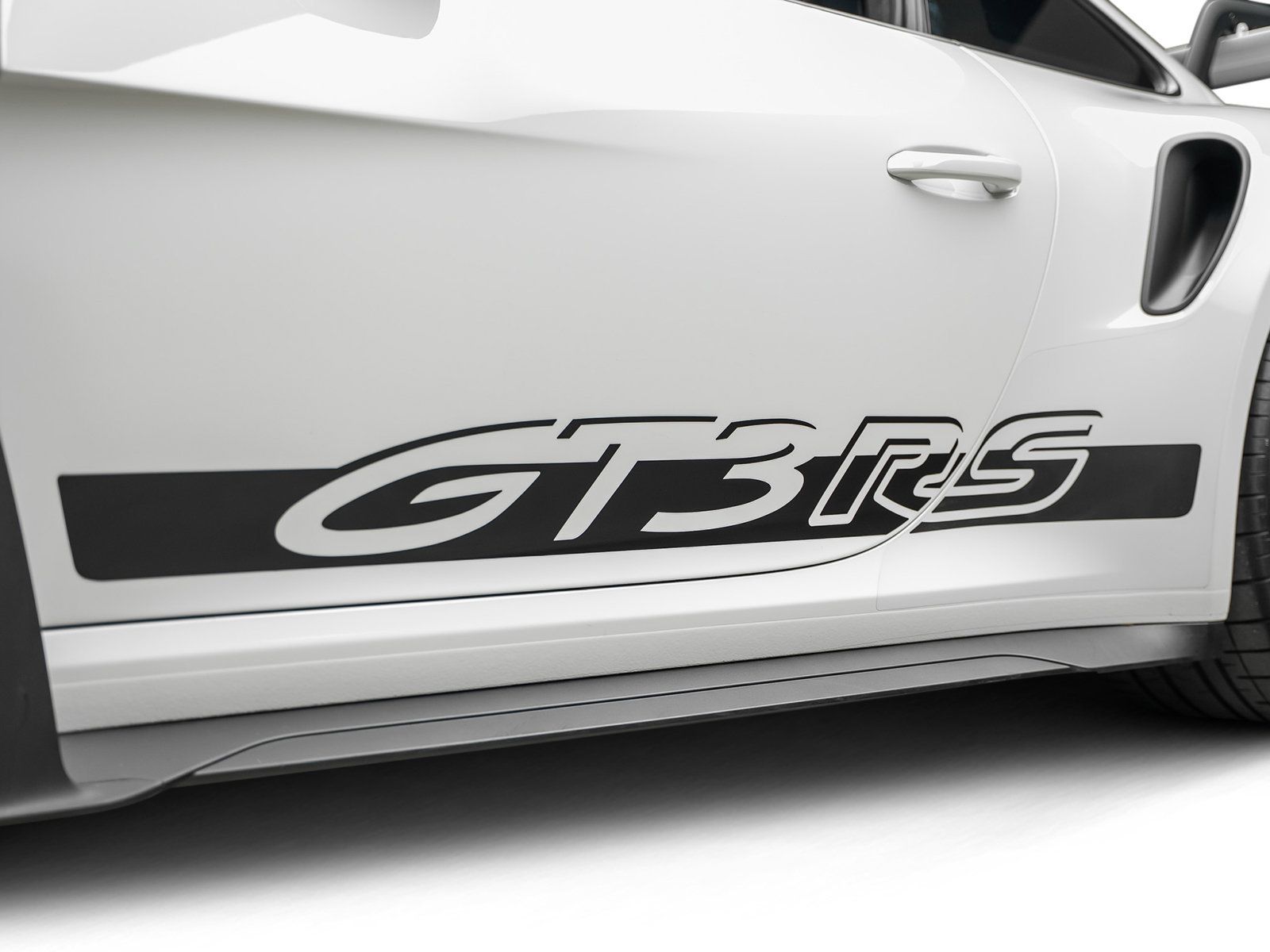 Used 2023 Porsche 911 GT3 RS RWD image 24