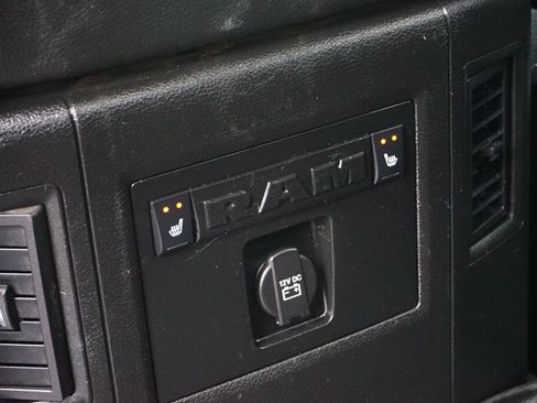 Used 2018 RAM 2500 Laramie w/ Convenience Group image 14