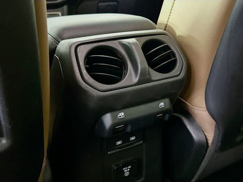 Used 2022 Jeep Wrangler Unlimited Rubicon w/ Steel Bumper Group image 14