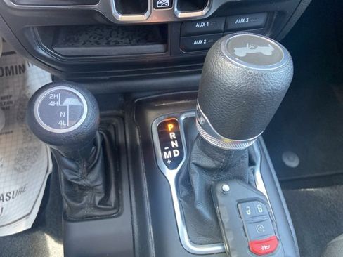 Used 2021 Jeep Wrangler Unlimited Sport image 27