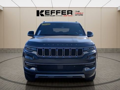 Used 2024 Jeep Wagoneer Series II w/ Flexible Seating Group image 12