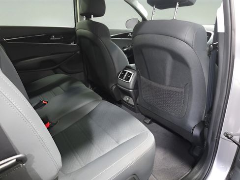 Used 2016 Kia Sorento FWD w/ LX Convenience Package image 16