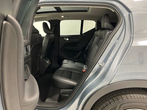 Used 2023 Volvo XC40 B5 Plus AWD/4WD image 29