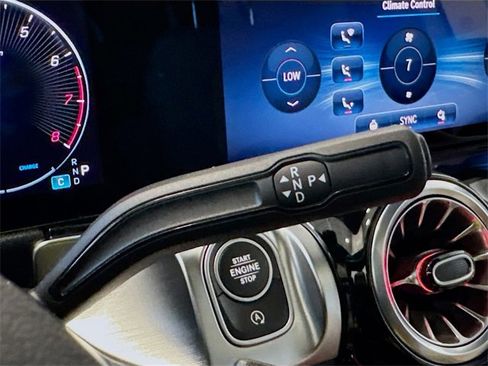 Certified 2025 Mercedes-Benz GLB 250 4MATIC image 16