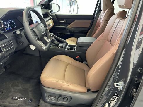Used 2026 Toyota 4Runner Limited AWD/4WD image 17
