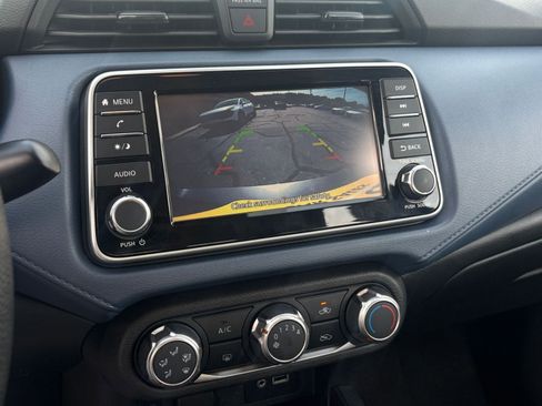 Used 2025 Nissan Versa SV FWD image 25