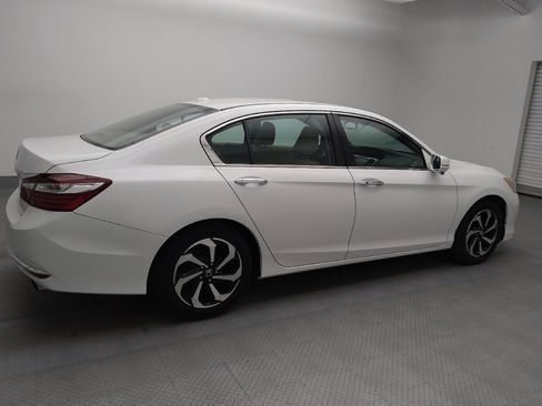 Used 2017 Honda Accord EX-L image 10