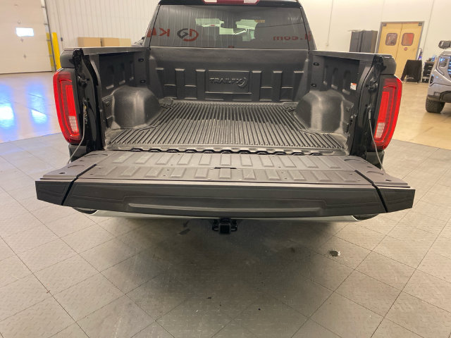 Used 2026 GMC Sierra 1500 SLT AWD/4WD image 19
