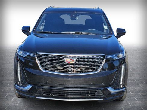 Certified 2025 Cadillac XT6 Premium Luxury image 2