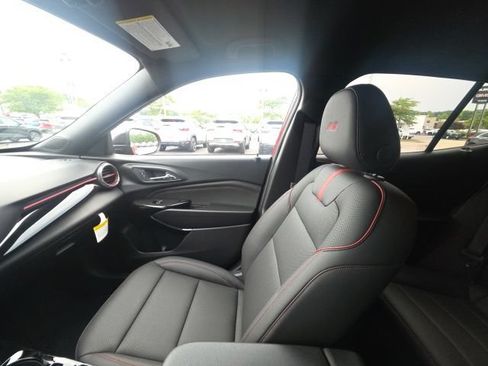 New 2026 Chevrolet Trax RS w/ Driver Confidence Package FWD image 24