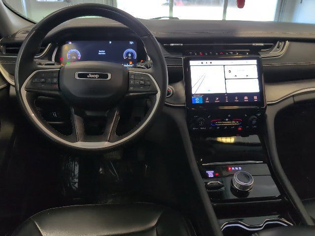 Used 2023 Jeep Grand Cherokee Limited AWD/4WD image 18