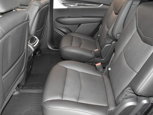 Used 2024 Cadillac XT6 Sport w/ Technology Package AWD/4WD image 19