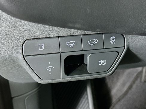 Used 2024 Kia EV9 Light Long Range RWD image 17
