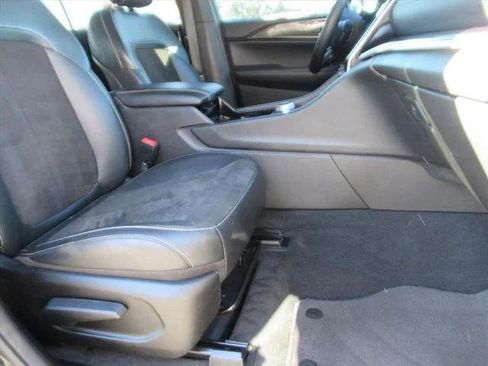 Certified 2022 Jeep Grand Cherokee L Laredo AWD/4WD image 9