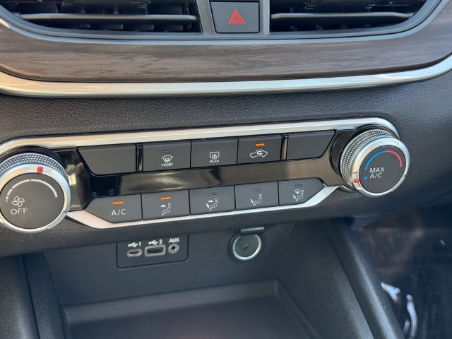 Used 2025 Nissan Altima 2.5 SV FWD image 18