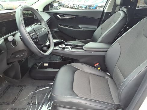 Certified 2025 Kia EV6 Light w/ Light LR Technology Package RWD image 12