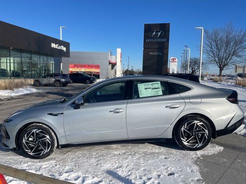 New 2026 Hyundai Sonata SEL FWD image 2