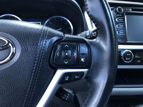 Certified 2017 Toyota Highlander XLE image 26