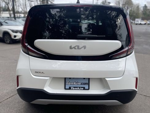 Used 2023 Kia Soul LX w/ LX Technology Package image 4