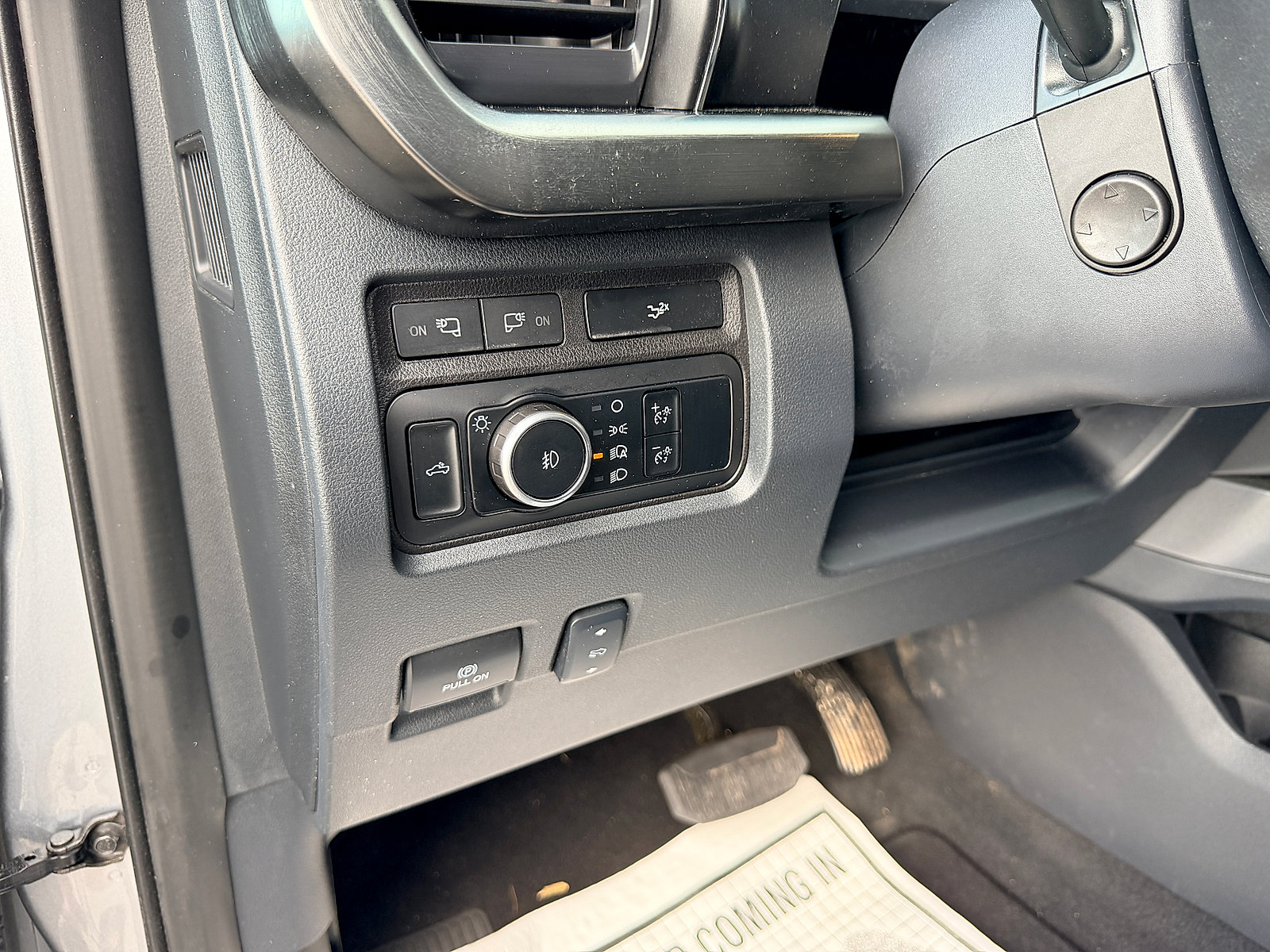 Used 2024 Ford F350 Lariat w/ FX4 Off-Road Package AWD/4WD image 24