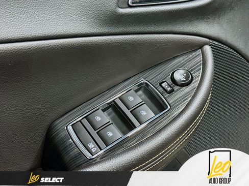Used 2017 Chevrolet Impala Premier w/ Enhanced Convenience Package FWD image 18