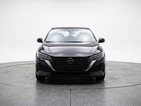 Used 2025 Nissan Sentra SV FWD image 2