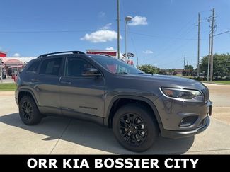 Used 2023 Jeep Cherokee Altitude Lux video 1