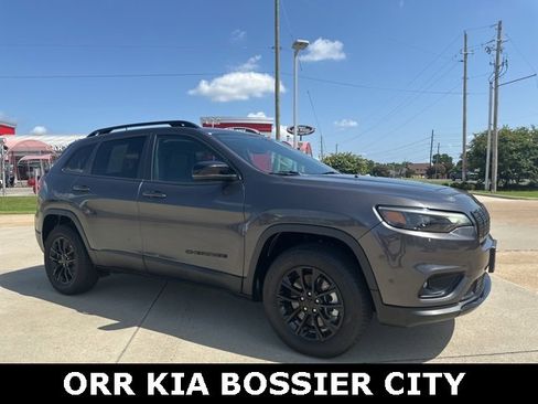 Used 2023 Jeep Cherokee Altitude Lux image 1