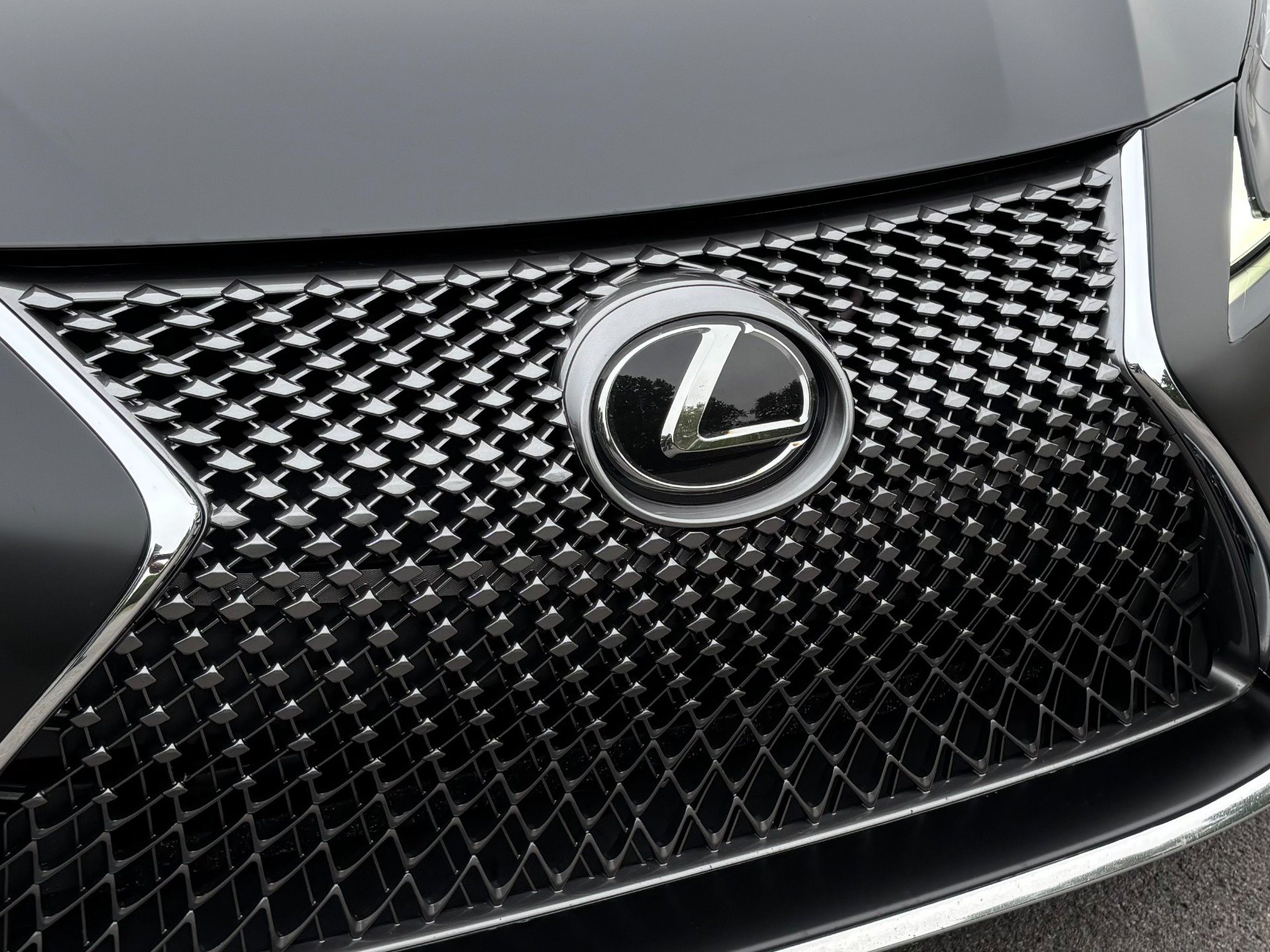 Used 2018 Lexus LC 500 Coupe w/ Sport Package RWD image 40