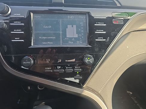 Used 2019 Toyota Camry SE FWD image 14