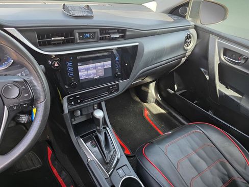 Used 2018 Toyota Corolla LE image 27