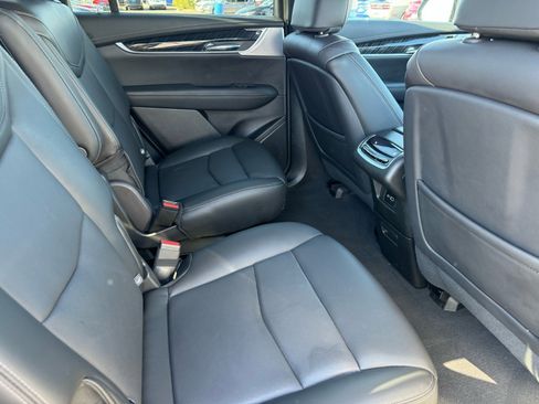 Used 2025 Cadillac XT6 Premium Luxury image 15