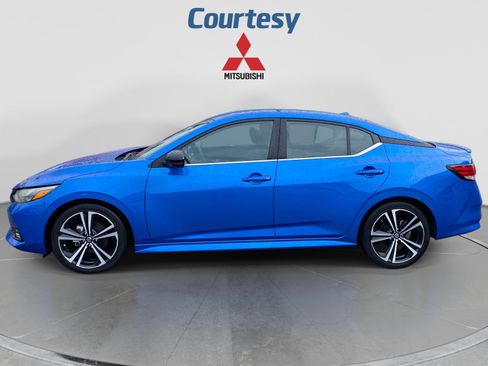 Used 2022 Nissan Sentra SR FWD image 2