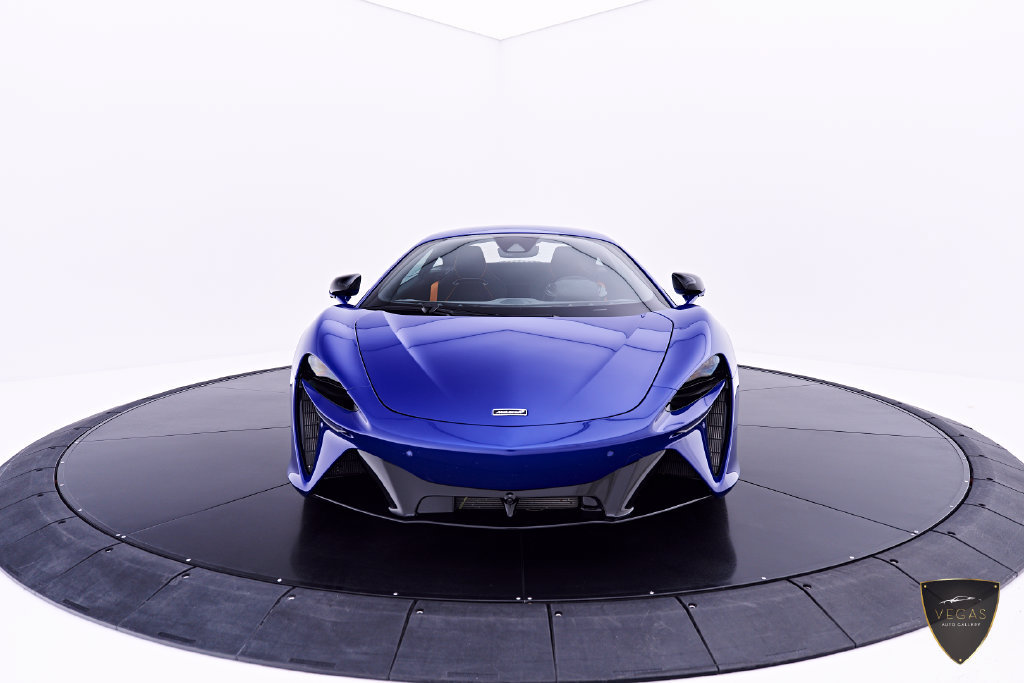 Used 2025 McLaren Artura RWD image 20