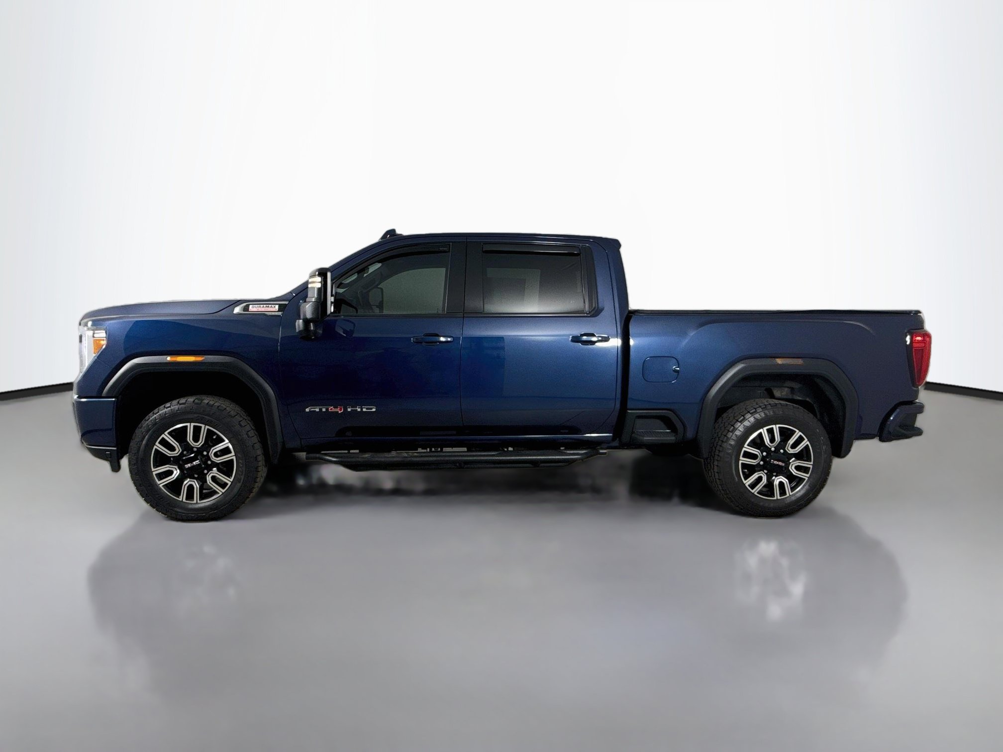 Used 2021 GMC Sierra 2500 AT4 w/ AT4 Premium Plus Package AWD/4WD image 4