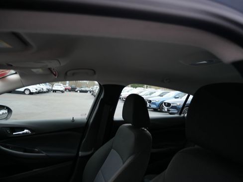 Used 2018 Chevrolet Cruze LS w/ LS Fleet Convenience Package image 11