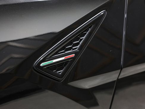 Used 2023 Lamborghini Urus S image 27