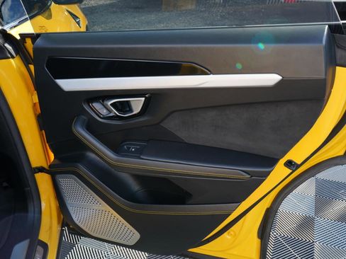 Used 2020 Lamborghini Urus AWD/4WD image 60