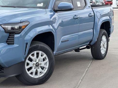 Used 2026 Toyota Tacoma SR5 image 3